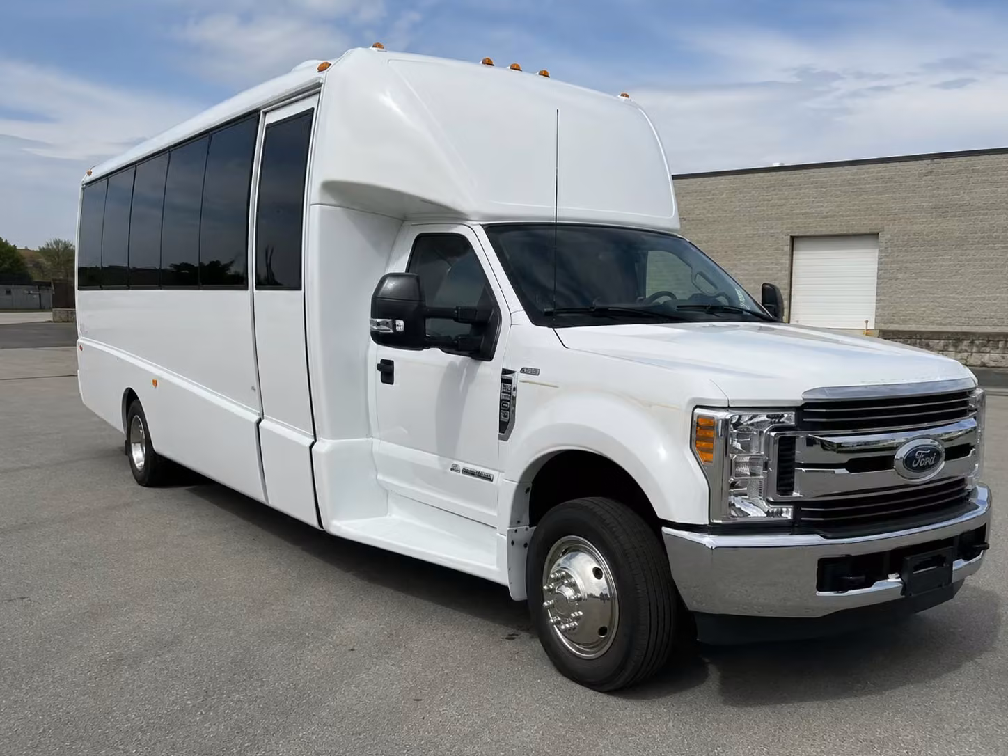 15 passenger minibus