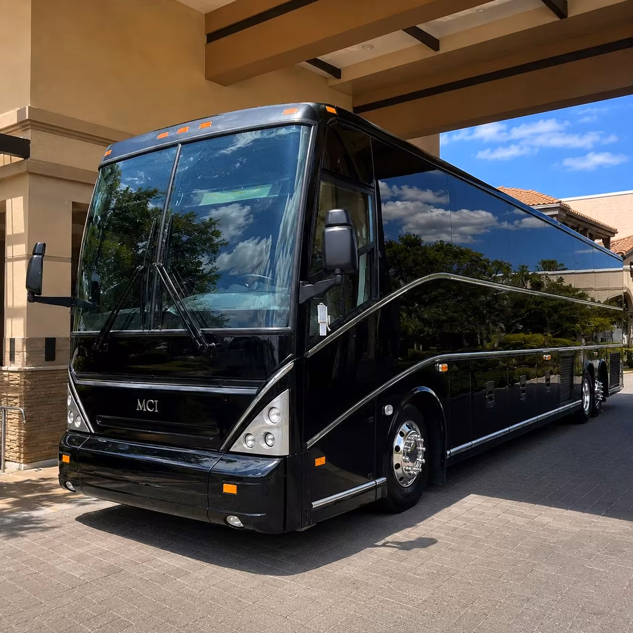corporate shuttle services for henderson s growing business districts